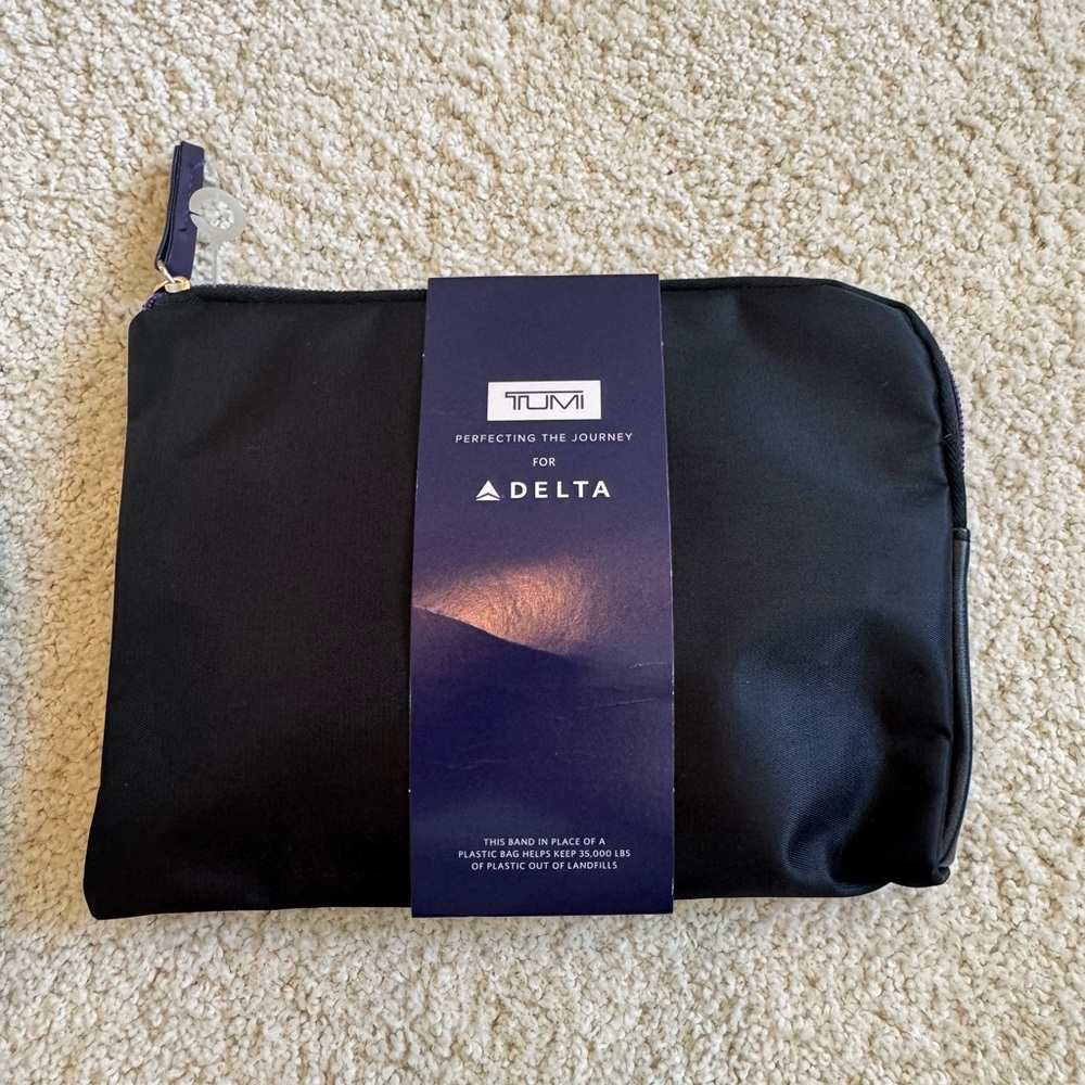 TUMI Delta Travel Pouch ~ Purple - Picture 2 of 12